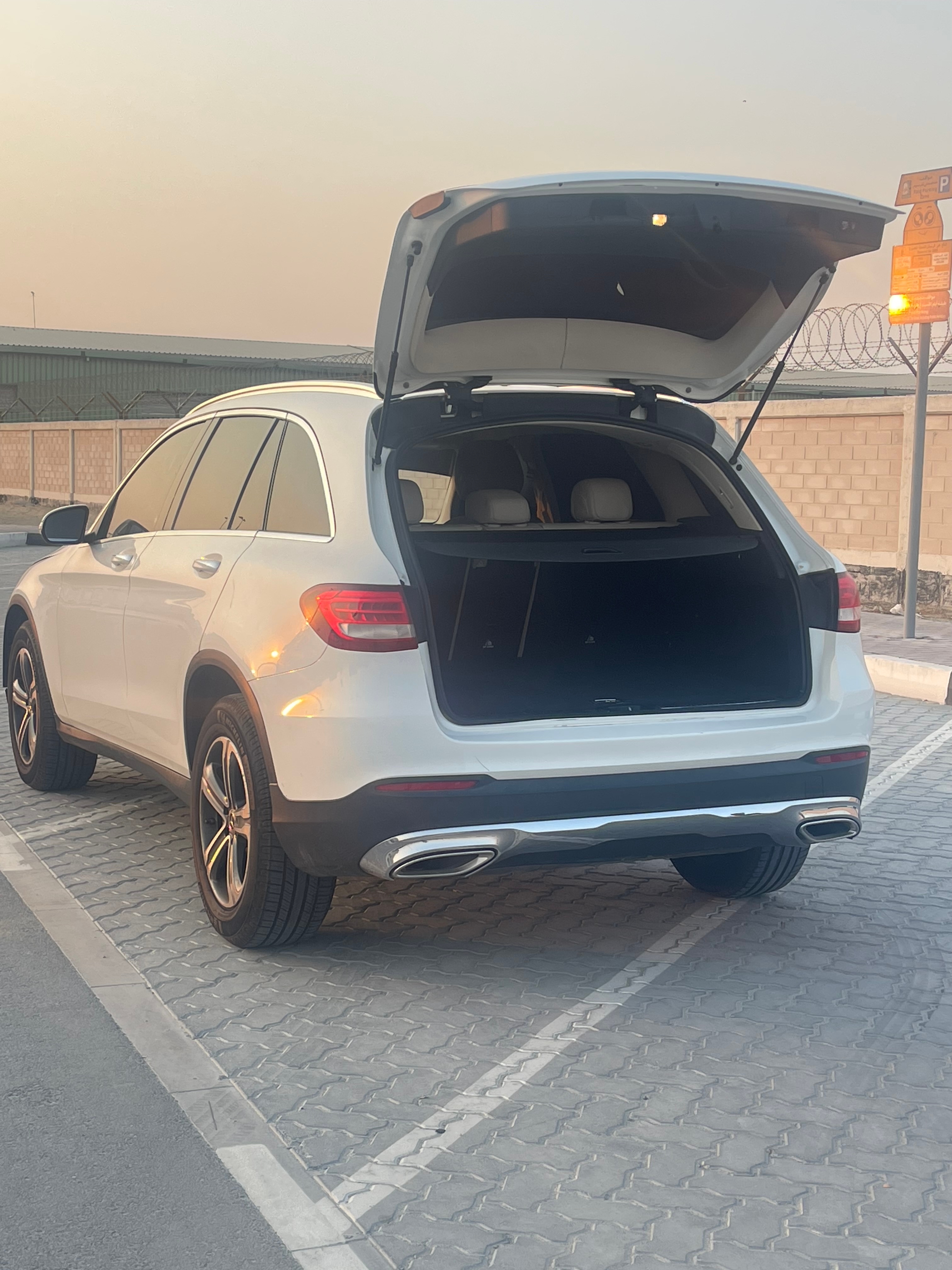 White Mercedes Benz GLC 300 4MATIC 2019